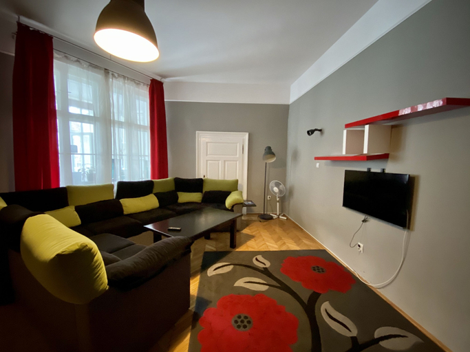 Others 5, Casa Balcescu, Brasov