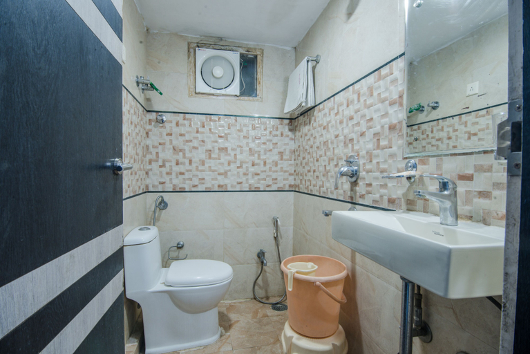 Bathroom 3, Hotel Avinash Residency, Bhopal