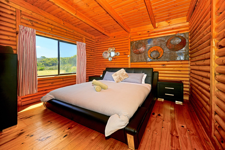 Bedroom 4, Cloudy Bay Cabin, Kingborough