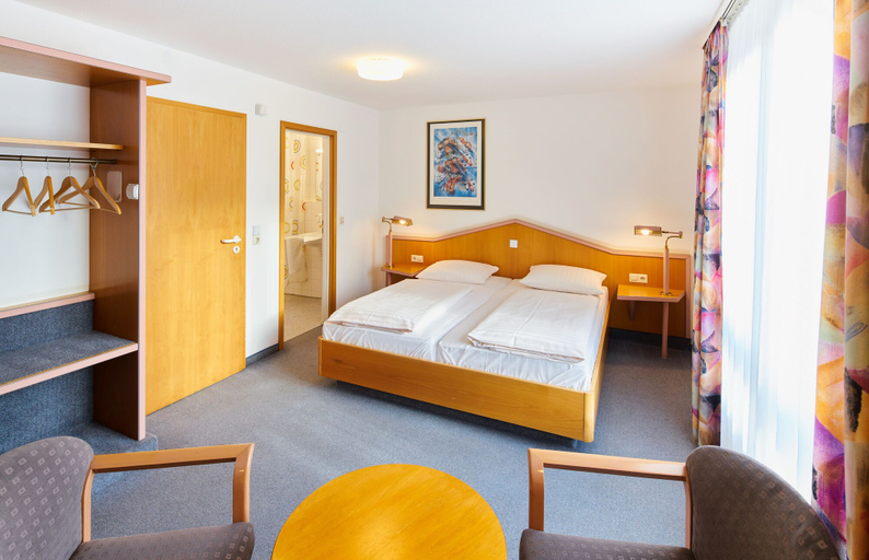 Bedroom 3, Hotel Brita Stuttgart, Stuttgart