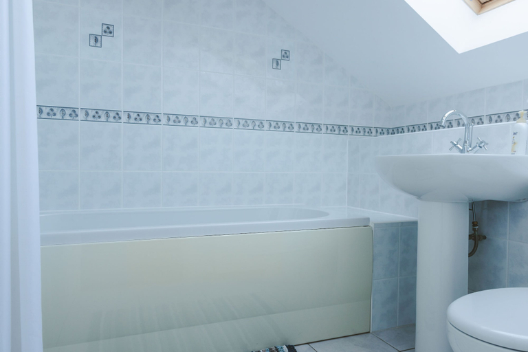 Bathroom 4, Clyde View Bed & Breakfast, Argyll and Bute