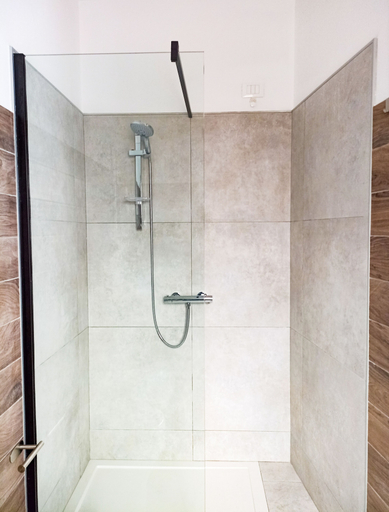 Bathroom 4, Kolossoi Guest House, Oristano