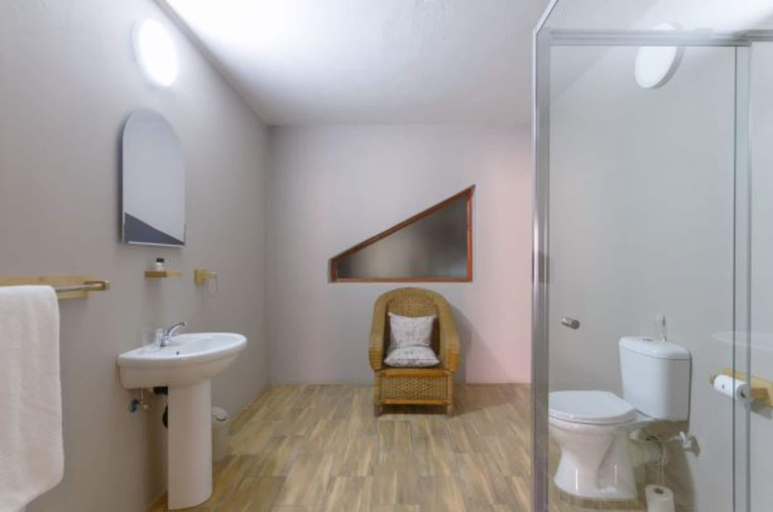 Bathroom 3, Africlassic Rivonia by BON Hotels, City of Johannesburg