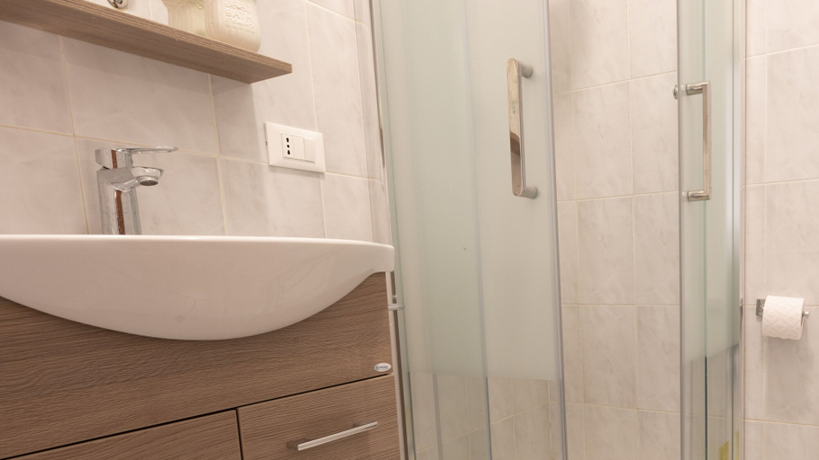 Bathroom 3, Welcomely - La Nassa, Oristano