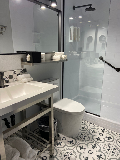 Bathroom 4, Clarion Pointe Tallahassee-State Capitol, Leon