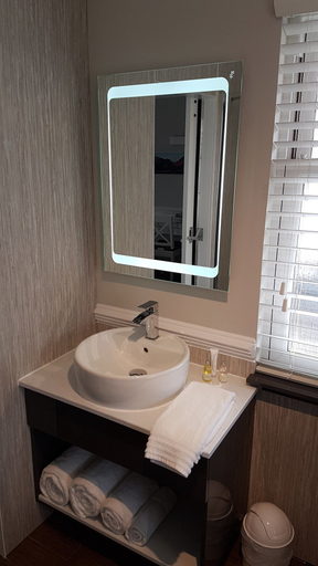 Bathroom 5, Maclean Guest House, Highland
