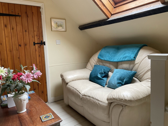 Others 5, Gable Cottage, Leicestershire