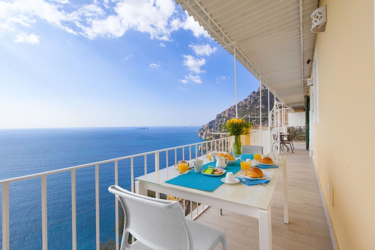 Others 5, Villa Anna, Salerno