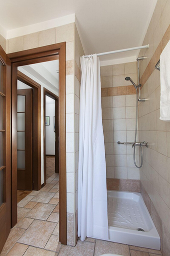 Bathroom 4, Casa Torci, Novigrad