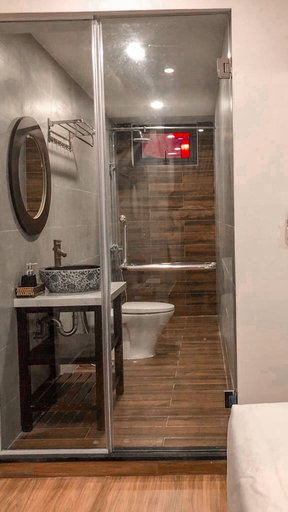 Bathroom 4, The Night Market Villa, Da Nang