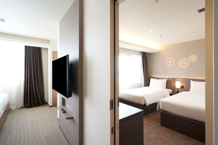 Bedroom 2, Holiday Inn & Suites SHIN OSAKA by IHG, Osaka