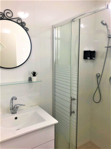 Bathroom 5, Domos Tiberias