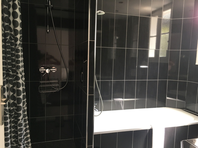 Bathroom 4, Hotel Molière, Alpes-Maritimes