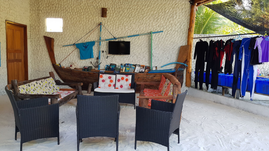 Food & Drinks 5, Blue World Dharavandhoo, Baa Atoll