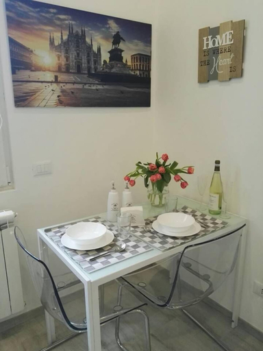 In-room dining, Monolocale Milano Centro-Linate Moderno e Confortevole, Milano