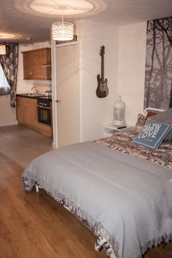 Bedroom 2, 1 Bedroom Apartment in Bradford, Bradford