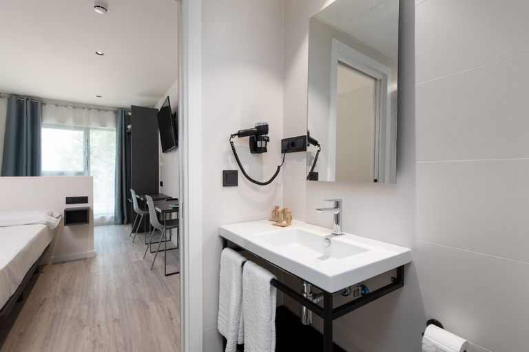 Bathroom 3, Arena Zone Hotel, Valencia