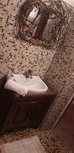 Bathroom 4, Maison Augustin Ly, Dakar