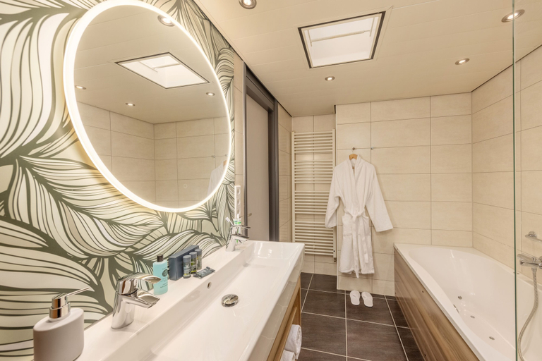 Bathroom 4, Center Parcs De Kempervennen, Bergeijk