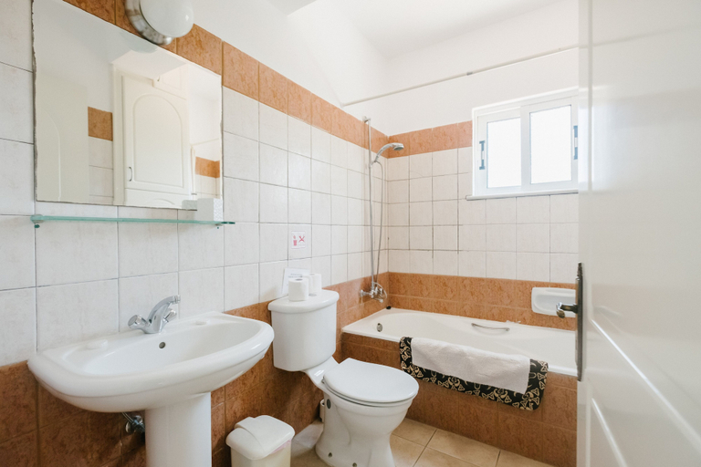 Bathroom 4, Chrysanthemum Villa