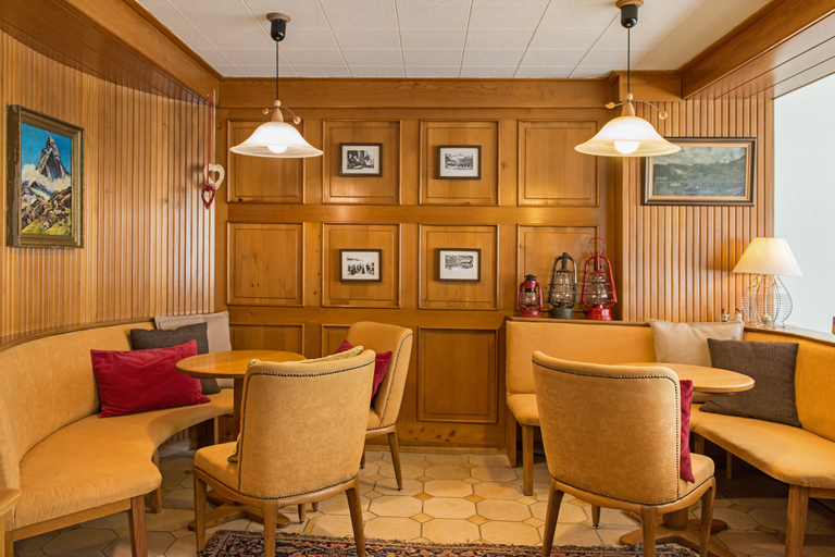 Others 2, Hotel Alpina, Visp