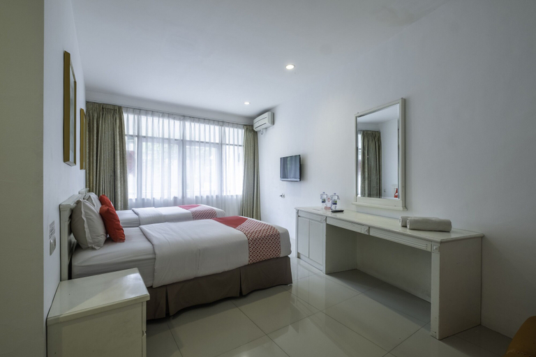 Bedroom 2, OYO 1873 Kyai Luhur Guest House, Bandung