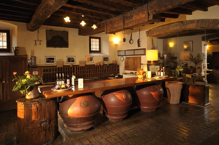 Food & Drinks 5, La Piazza di San Donato, Florence