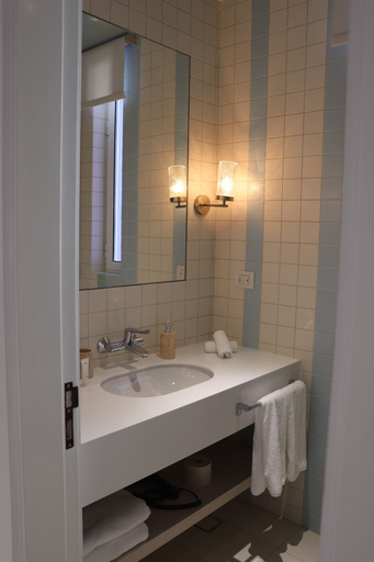 Bathroom 5, Cloud 7 Residence Ayla Aqaba, Aqaba