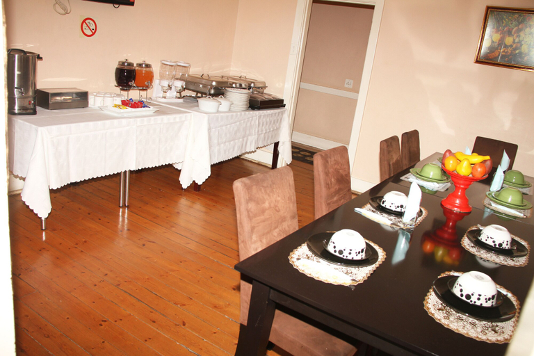 Food & Drinks, Bubble Ball Guest House, Ekurhuleni