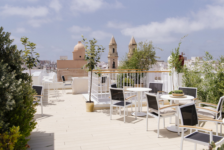 Food & Drinks 5, Plaza Mina Suites - Adults Recommended, Cádiz
