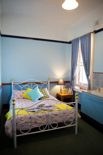 Bedroom 3, Boorowa Hotel, Boorowa