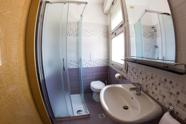 Bathroom 4, Hotel Aurora, Venezia