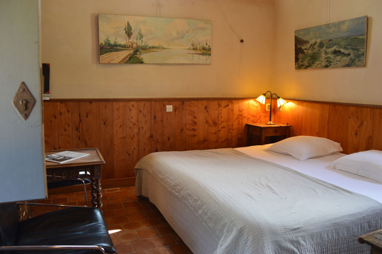 Bedroom 3, La Grange de Coatelan, Finistère