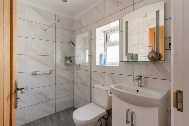 Bathroom 3, Private Self-contained Annex With Wifi & Parking, Cardiff