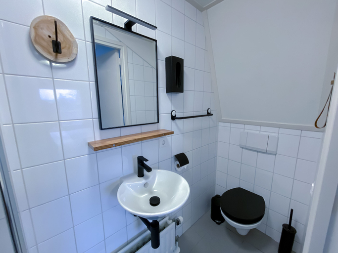 Bathroom 3, De Slapende Hollander, Loon op Zand