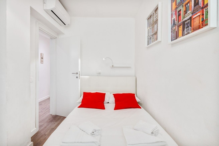 Others 4, Ponte Vecchio & Boboli Modern Apartment , Florence