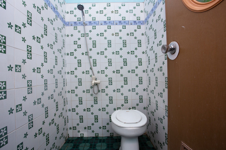 Bathroom 3, Hotel O Budi, Banyumas