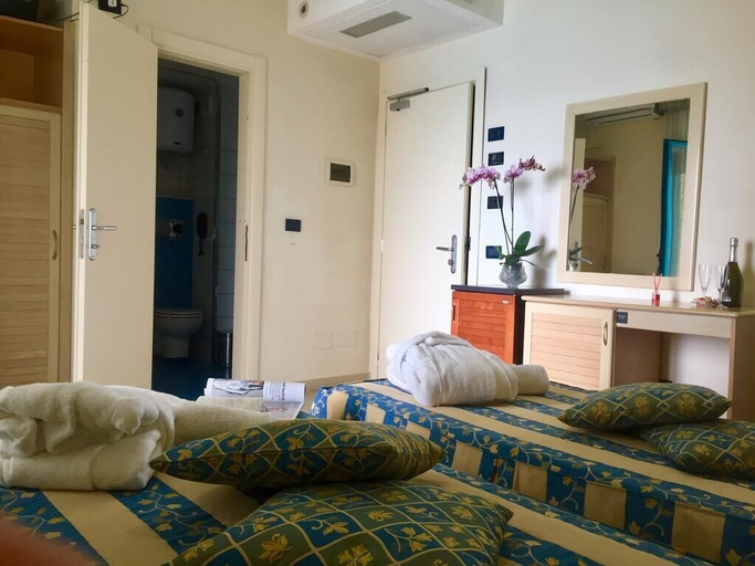 Bedroom 3, Sea Palace Hotel, Cosenza