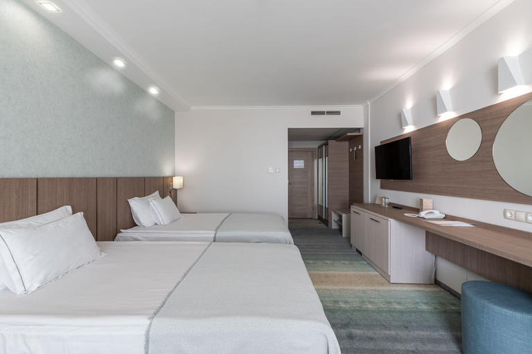 Bedroom 3, Sentido Hotel Neptun Beach - All inclusive, Nesebar