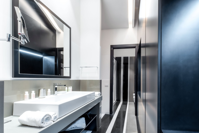 Bathroom 5, V-Accommodation IV Fontane, Rome