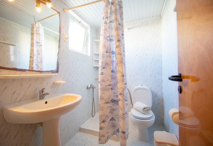 Bathroom 4, Manthos Beachfront Apts & Pool, Ionian Islands