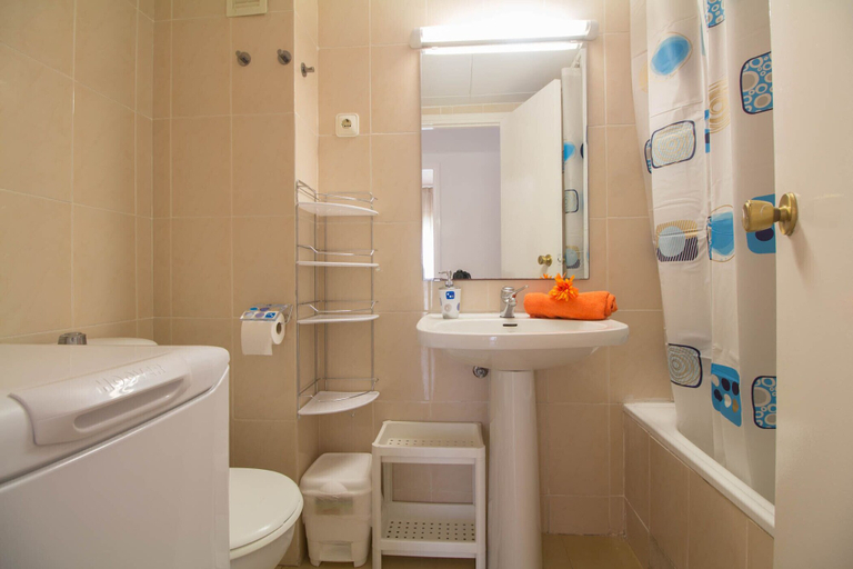 Bathroom, Apartamento Pins II 309 by Iberplaya, Tarragona
