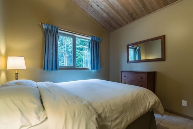 Bedroom 3, Les Chalets du Lac Grenier, Matawinie