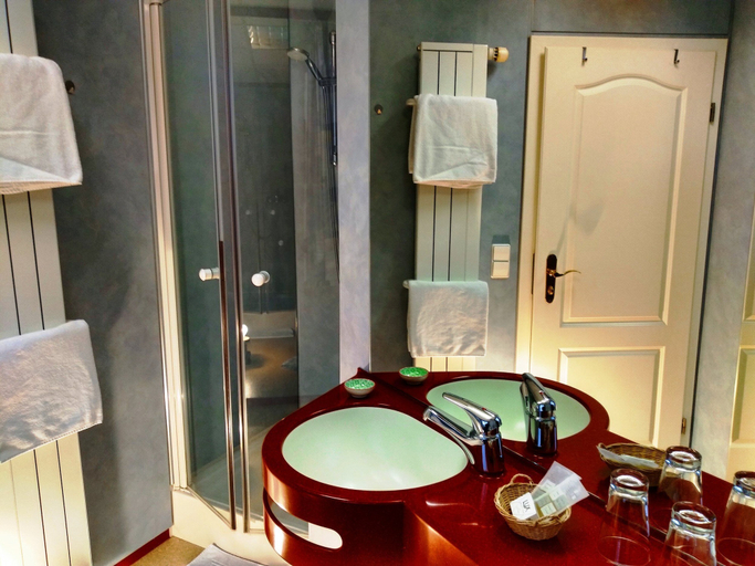Bathroom 5, Schwarzwaldgasthof Klösterle Hof, Freudenstadt