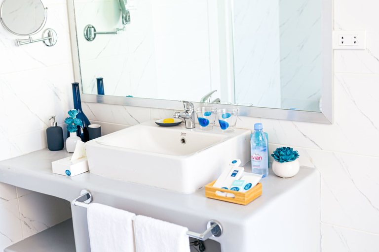Bathroom 4, The Dream Beach Resort, Taytay