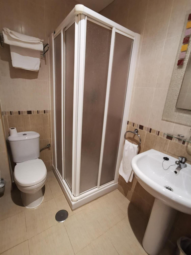 Bathroom 3, Hostal Talavera, Badajoz