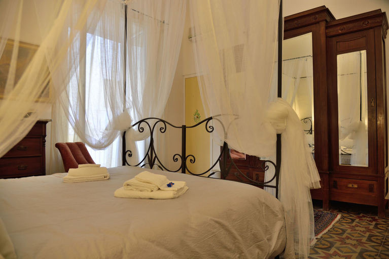 Bedroom 4, Real Umberto I - Kalsa, Palermo