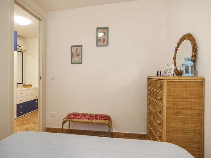 Bedroom 3, Casa Vacanza Maresol8, Latina