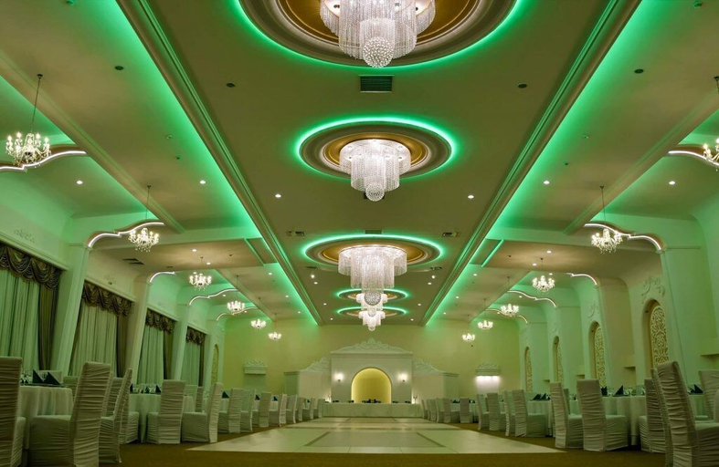 Business Facilities 4, Hotel Polaris, Scheia