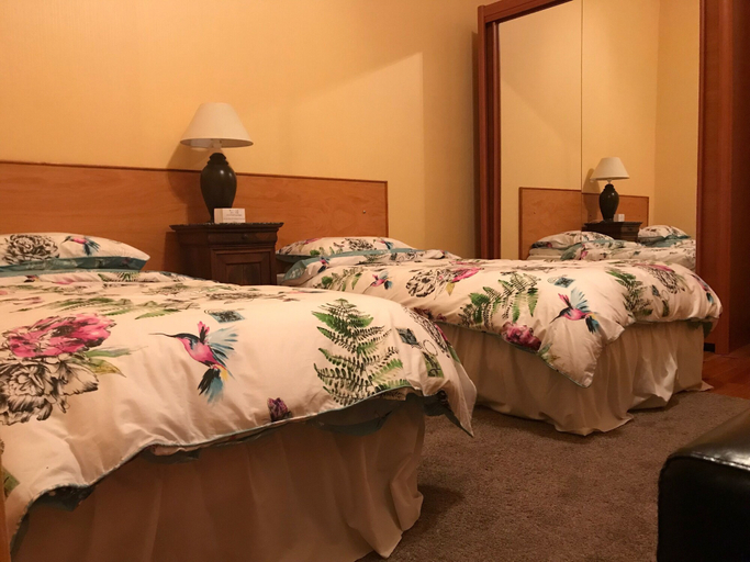 Bedroom 3, Chambre d'hôtes Les Cygnes Noirs, Charente-Maritime